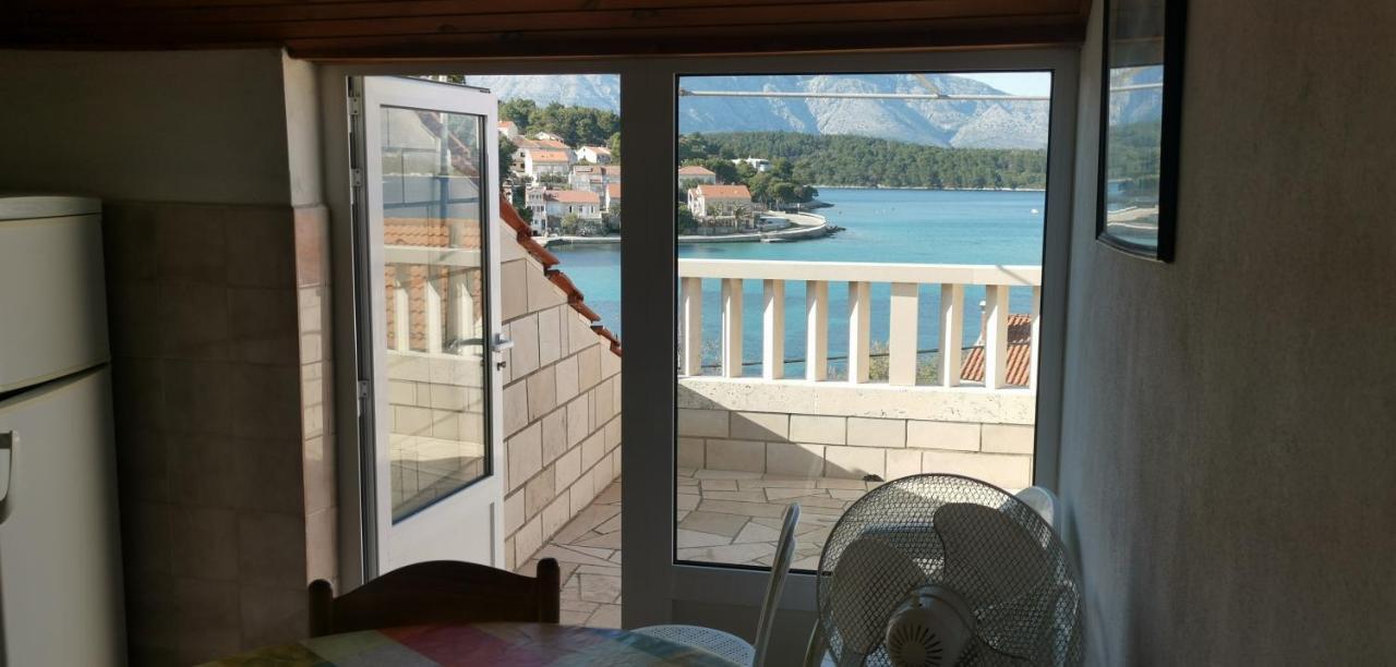 Big House For 14 People In Centre Of Lumbarda Apartment Exterior photo