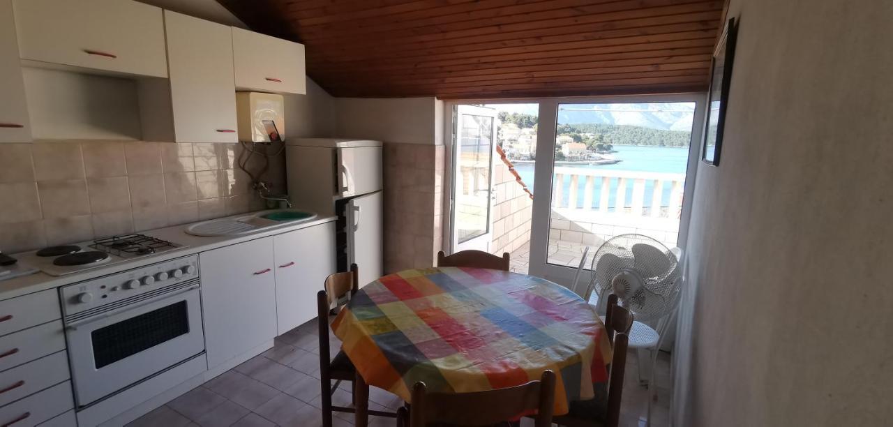 Big House For 14 People In Centre Of Lumbarda Apartment Exterior photo