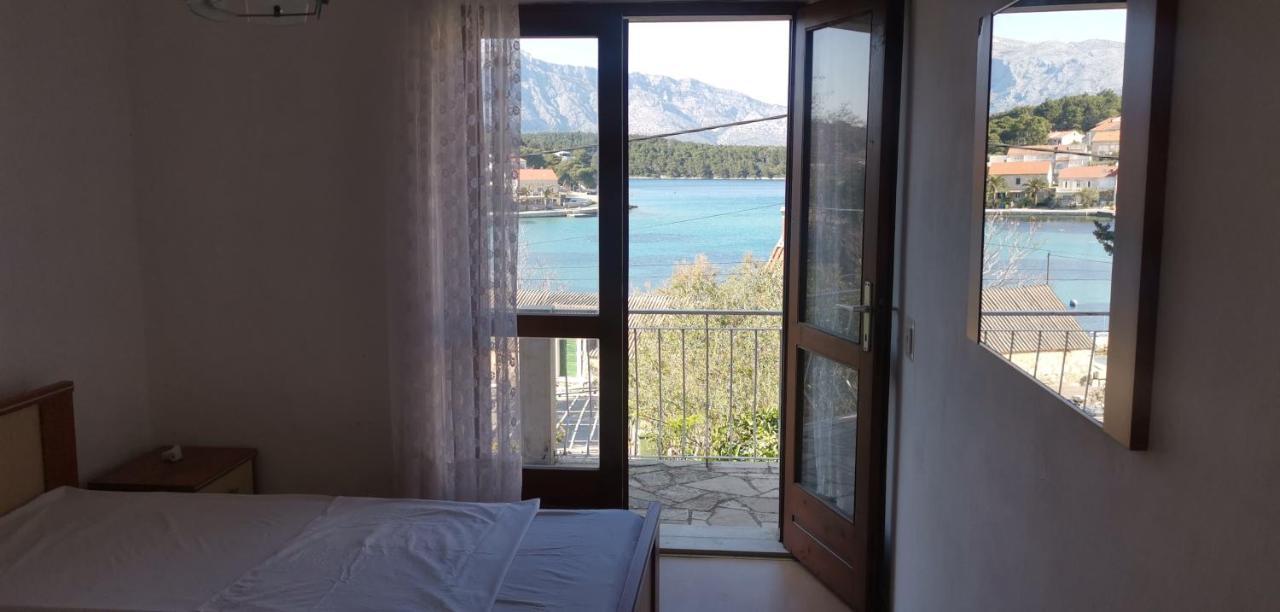 Big House For 14 People In Centre Of Lumbarda Apartment Exterior photo