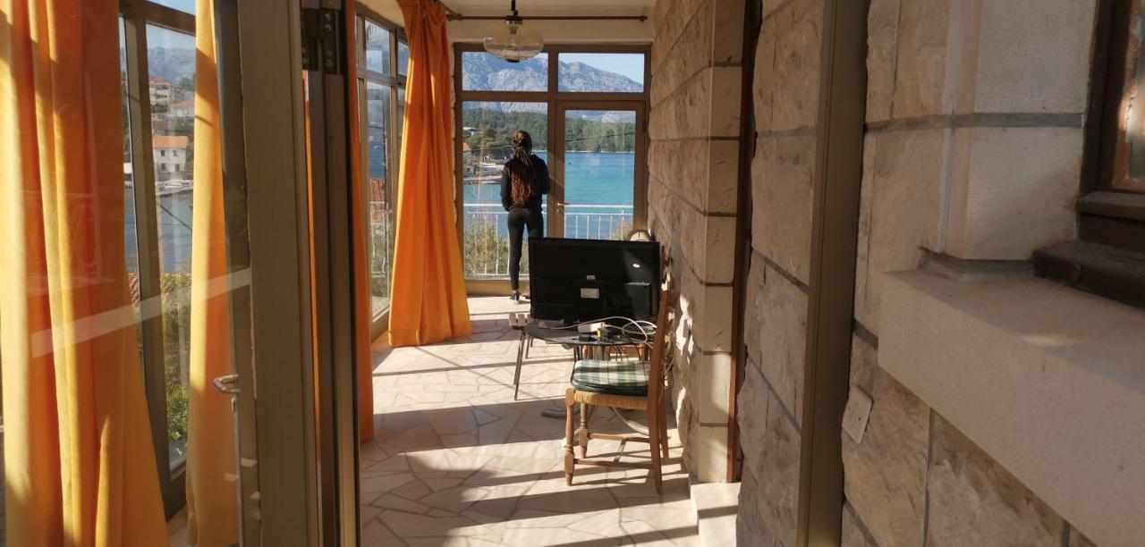 Big House For 14 People In Centre Of Lumbarda Apartment Exterior photo