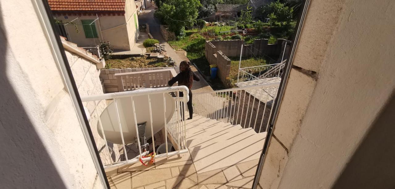 Big House For 14 People In Centre Of Lumbarda Apartment Exterior photo