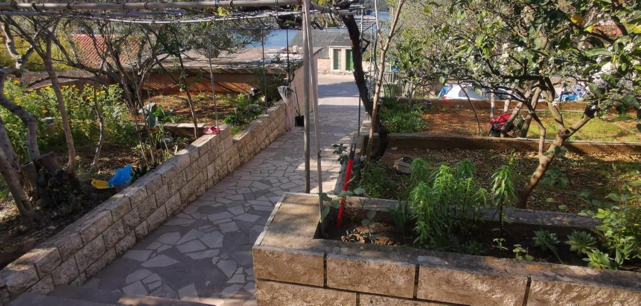 Big House For 14 People In Centre Of Lumbarda Apartment Exterior photo